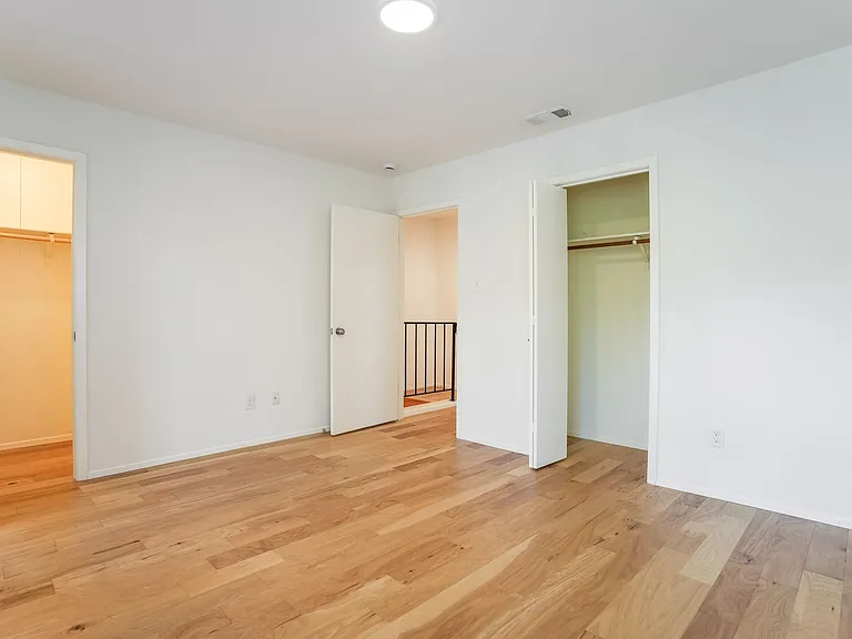 810 Banister Ln #806 — Photo 8