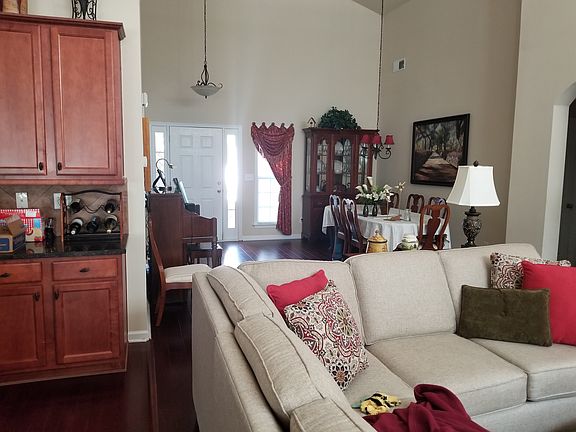 Foyer, Dining Area