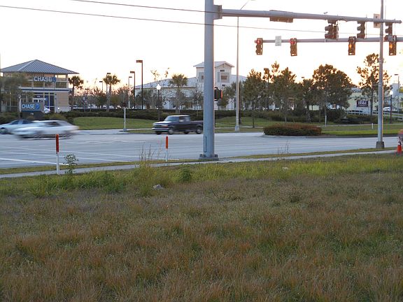 3rd image of 1631 SW Gatlin Boulevard