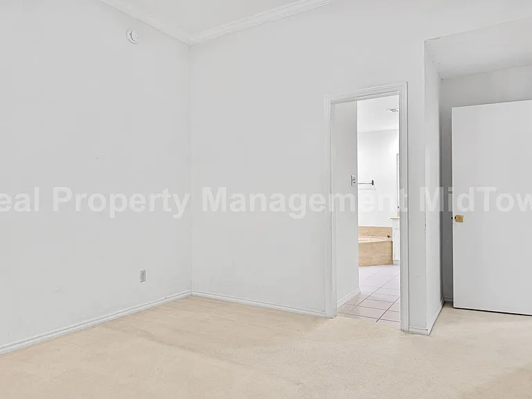 621 Windgate Ct — Photo 16