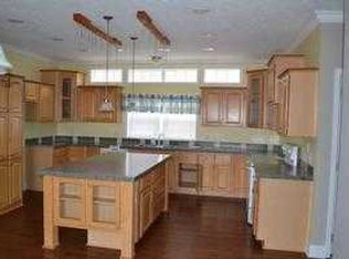 9093 Kellos Mill Rd, Wakefield, VA 23888