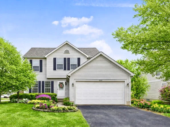 8635 Oak Creek Dr, Lewis Center, OH 43035