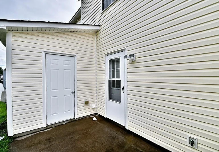 104 Streamwood Dr — Photo 24