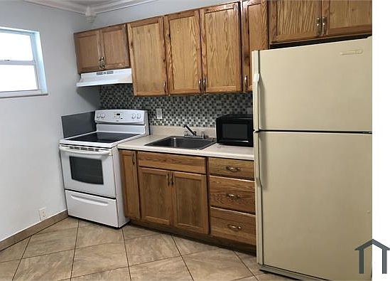 5th image of 806 3rd St #3