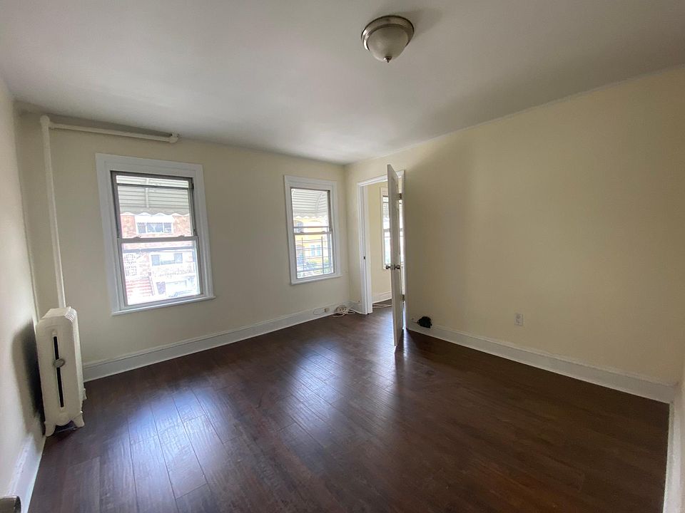 1st image of 148 S 12th Ave Floor 2