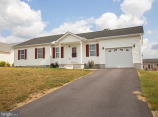 102 Fenimore Dr, Inwood, WV
