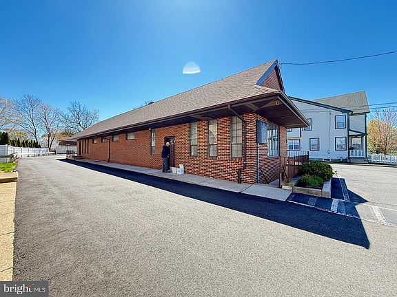 4th image of 9821 Academy Rd