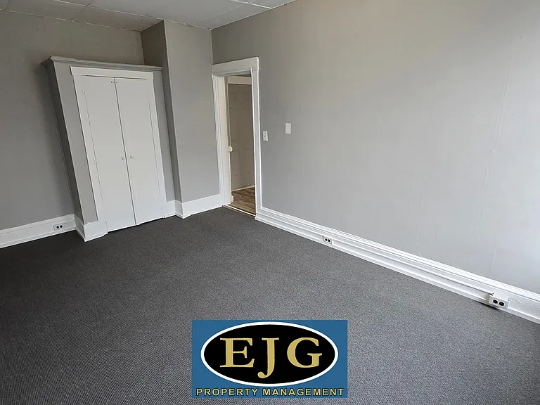 50 Main St #5 — Photo 13