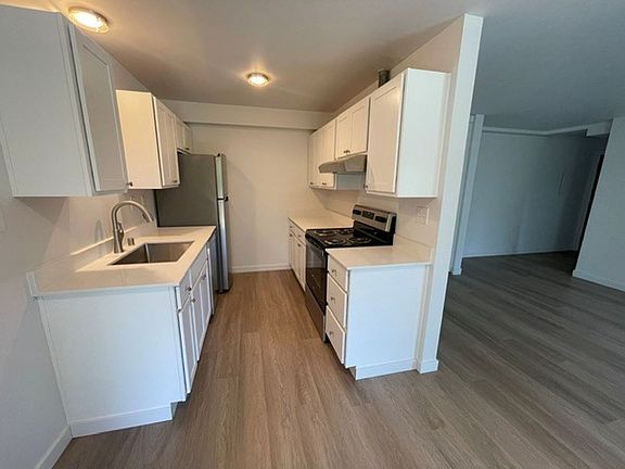 3rd image of 11745 15th Ave NE APT 306
