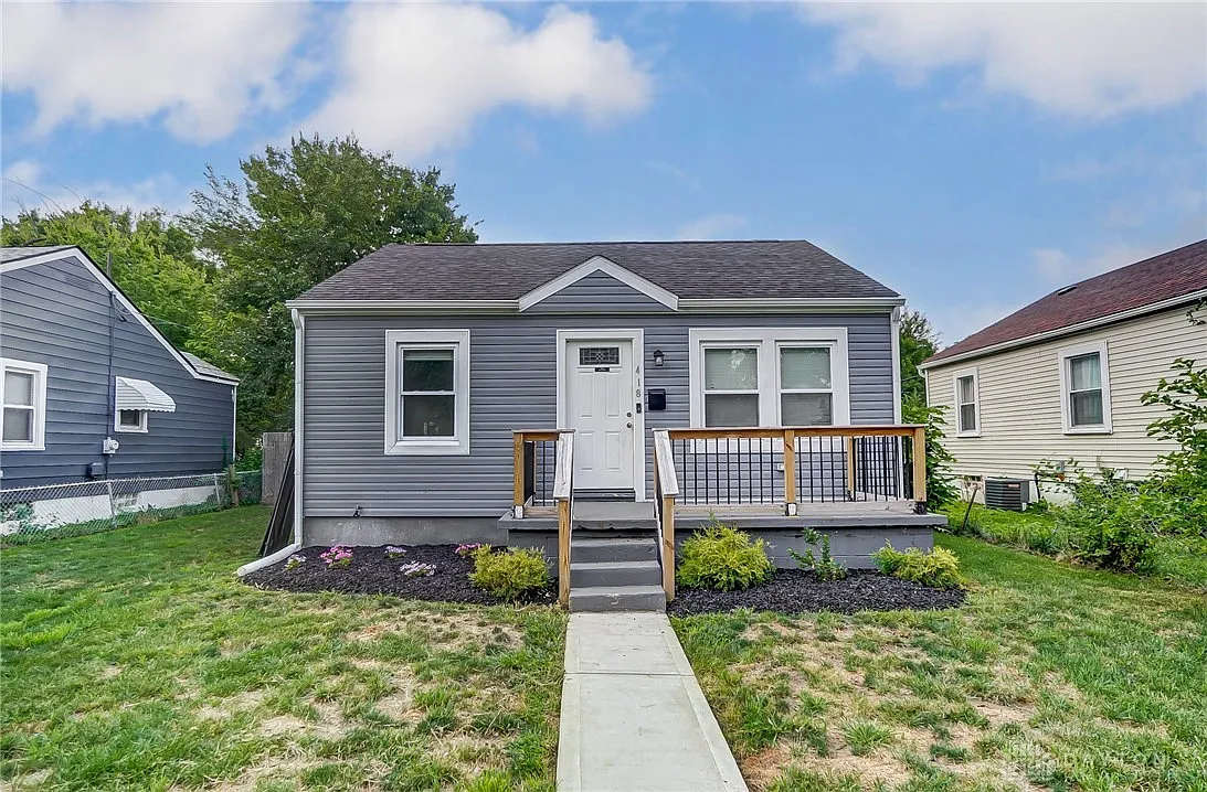 418 Smith St photo 1