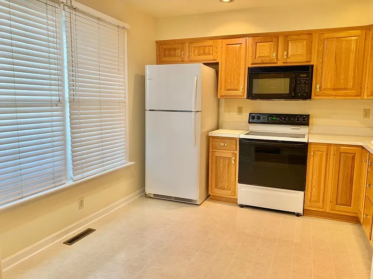 4069 Darius Dr — Photo 5