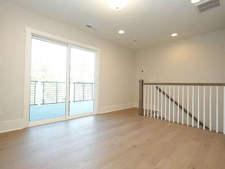 1405 Kenilworth Ave — Photo 29