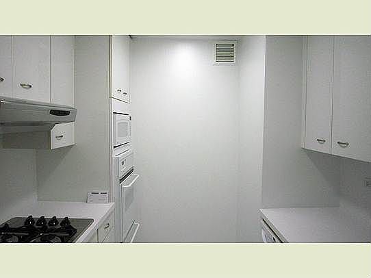 5th image of 415-423 E 54th St #5A