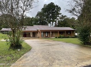 27 Camp St, Potts Camp, MS 38659