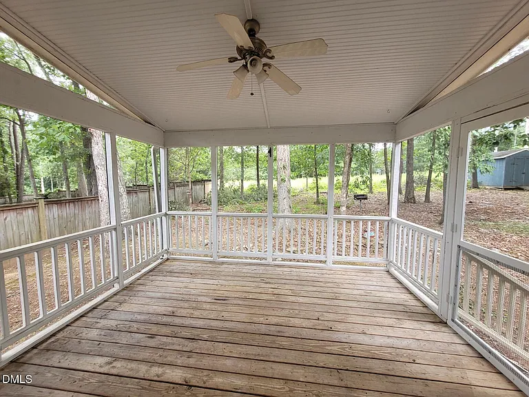 104 Corgy Dr — Photo 29