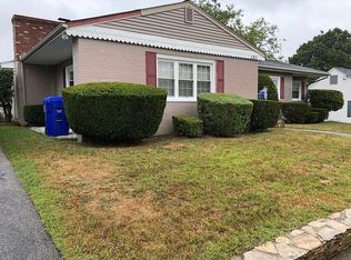 125 Varnum Ave, Pawtucket, RI 02860