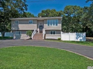 337 Manhattan Blvd, Islip Terrace, NY 11752