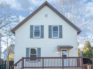 27 Groveland St, Lynn, MA 01902