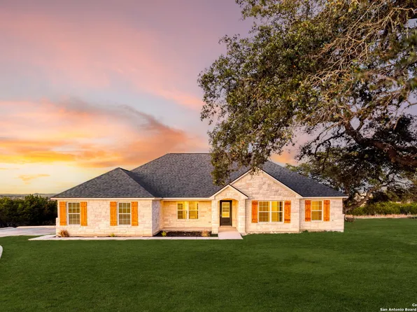 567 Pinto Canyon, Bandera, TX 78003