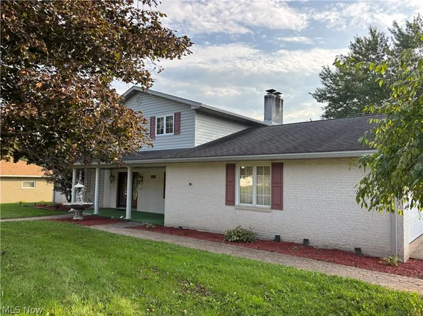 8854 1st St NE, Mineral City, OH 44656