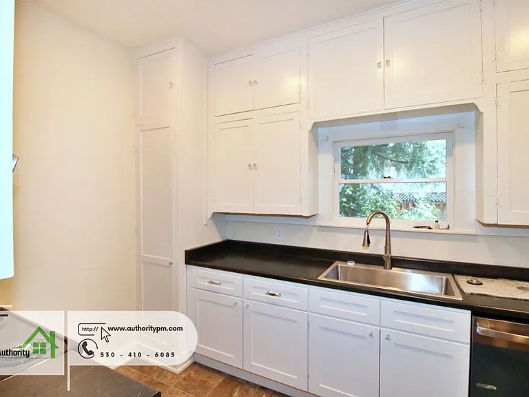 1428 Chestnut St — Photo 16