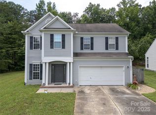 9541 Green Apple Dr, Charlotte, NC 28215