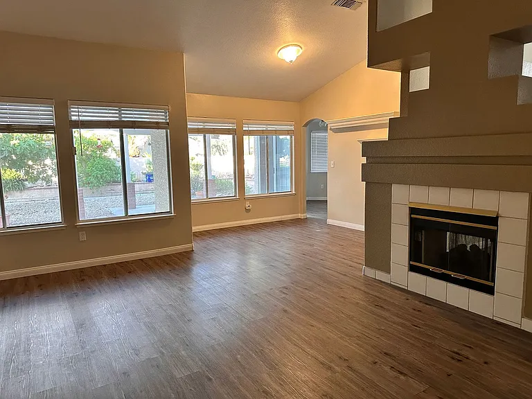 5904 Alimar Dr — Photo 17