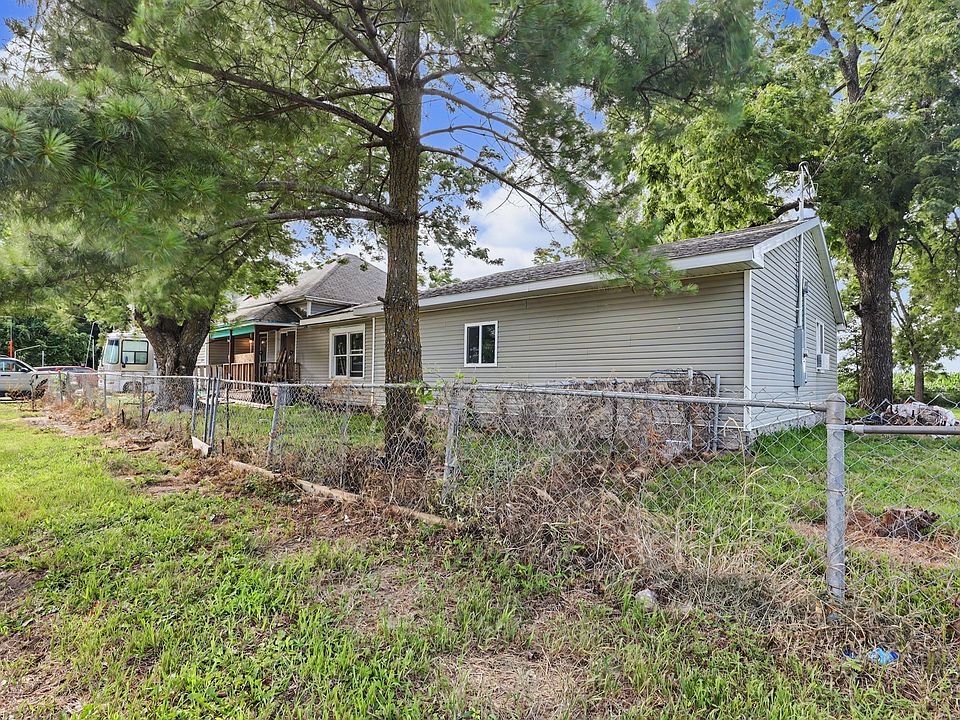1st image of 6644 Iowa St