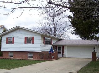 305 W Crawford St, Peotone, IL