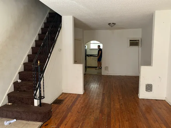 2005 S Beechwood St, Philadelphia, PA 19145