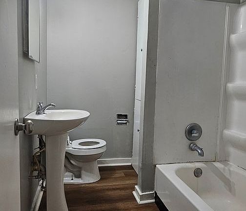 5th image of 2438 Meridian St APT 1