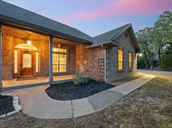 182 Elm Wood Dr, Elgin, TX 78621