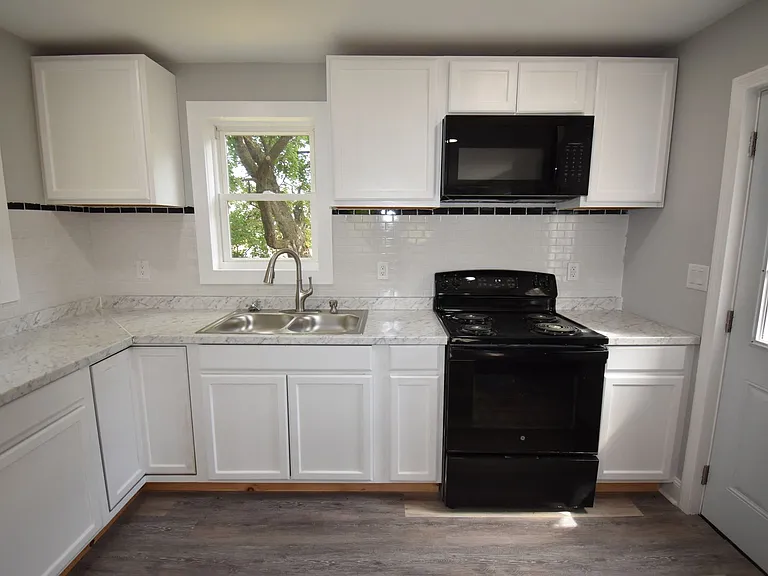 38 N Fairview St — Photo 10