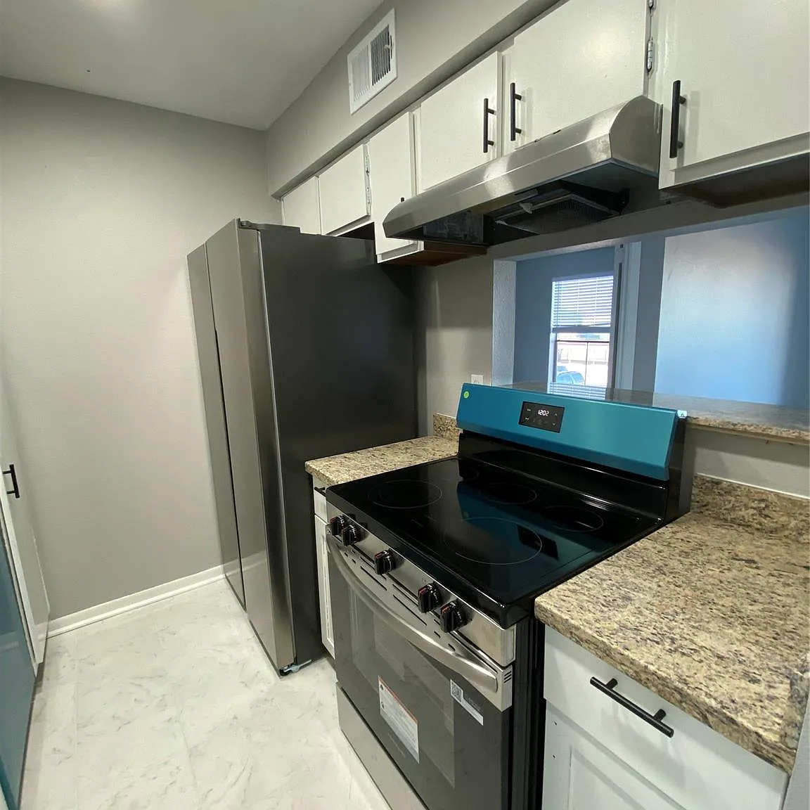 3 bed, 2.0 bath, 1274 sqft, $1,500 — Photo 3
