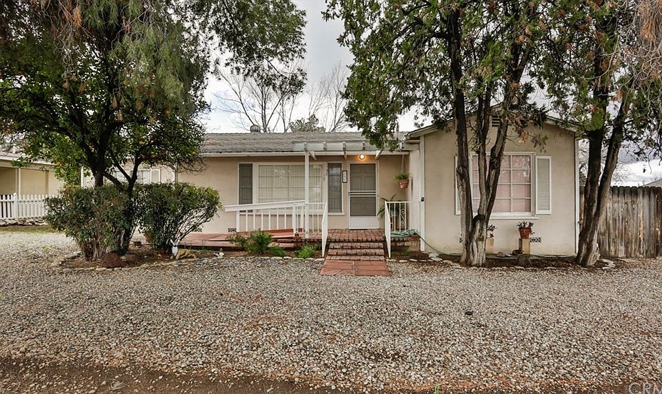 1st image of 241 W Avenue L