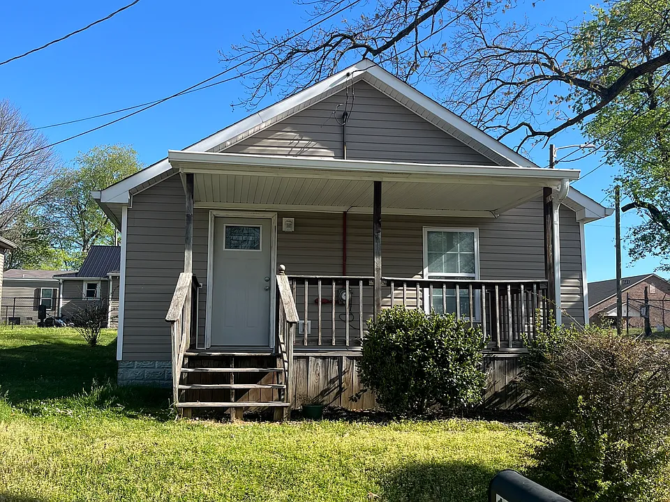 105 15th Ave W