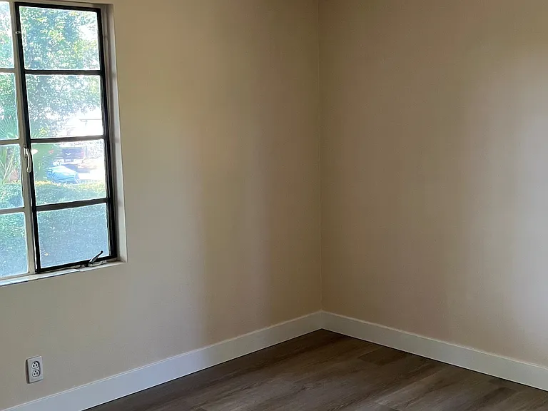 2201 Oakhaven Dr — Photo 6