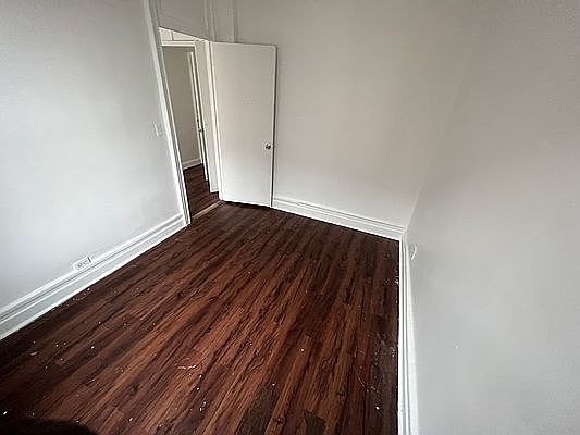 4th image of 1077 Teller Ave APT 31