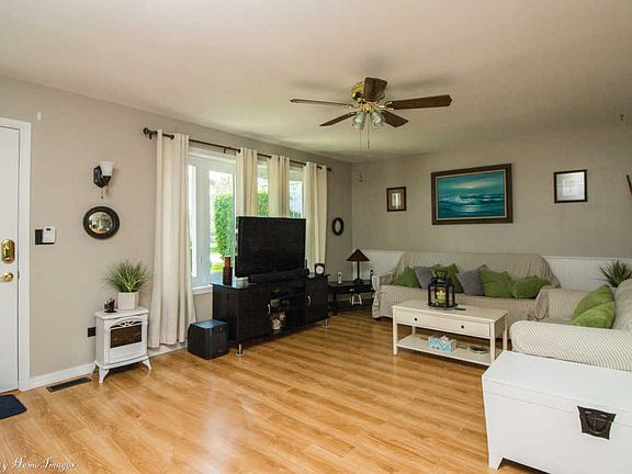 4th image of 1013 Alamosa St