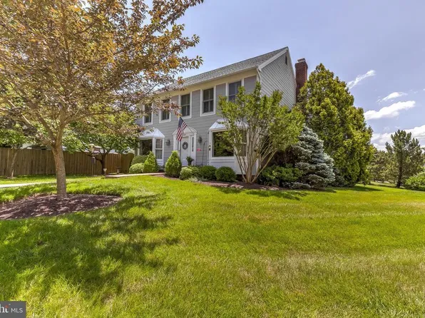 203 Clay Hill Cir, Cockeysville, MD 21030