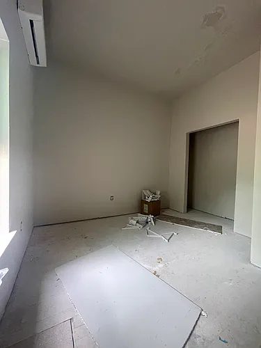 305 E Good St Photo 1