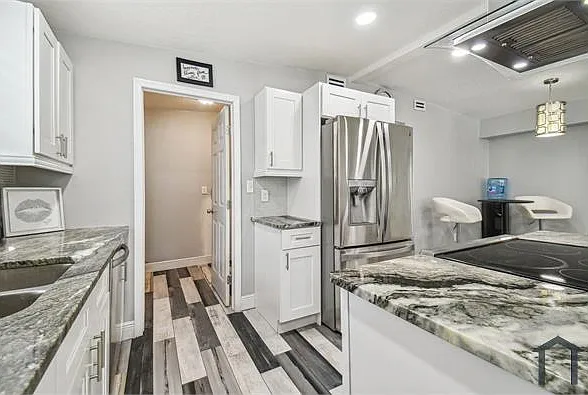5 bed, 1243 sqft, $3,500 — Photo 4