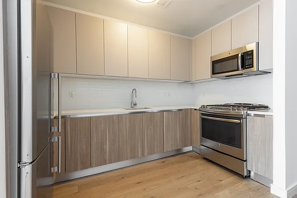 Rented by Stonehenge NYC LLC | media 4