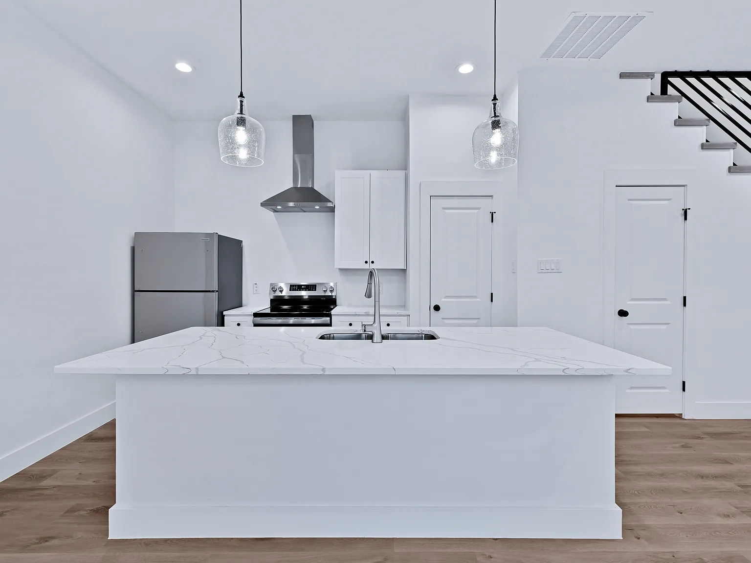 3 bed, 3.5 bath, 1788 sqft, $2,250 — Photo 4