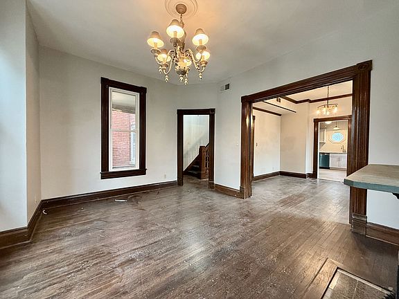 5th image of 2555 Holmes St