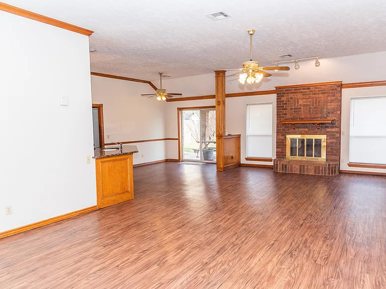 716 Azalea Hill Dr — Photo 7
