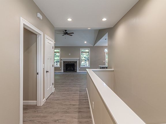 3rd image of 50201 Linnwood Dr