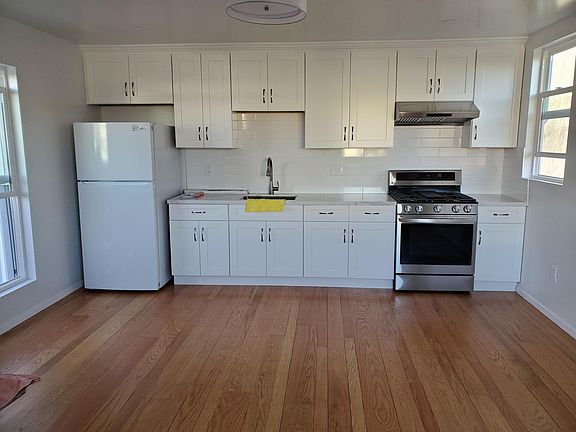 5th image of 73 Dorchester Dr