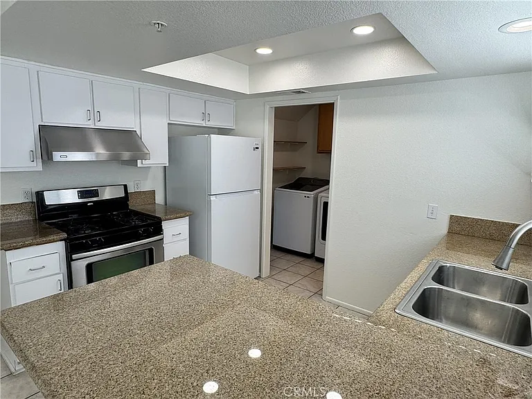 201 Laurel Ave — Photo 7