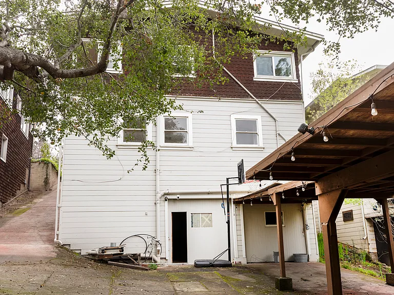 373 Moraga Ave — Photo 55